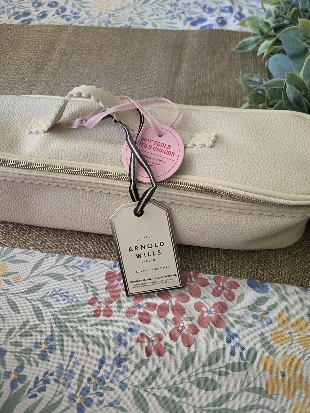 Cream Leather Travel Case - Cream - Picture 6 of 8